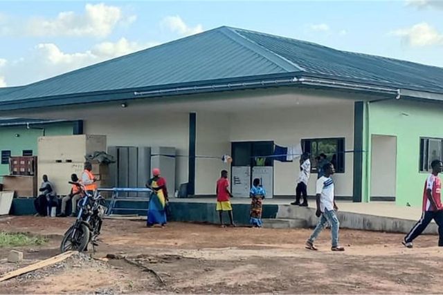 gebaute Klinik in Kulmasa in Ghana